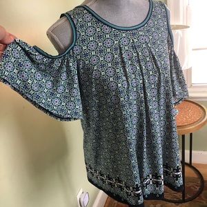 Cold shoulder short sleeve too